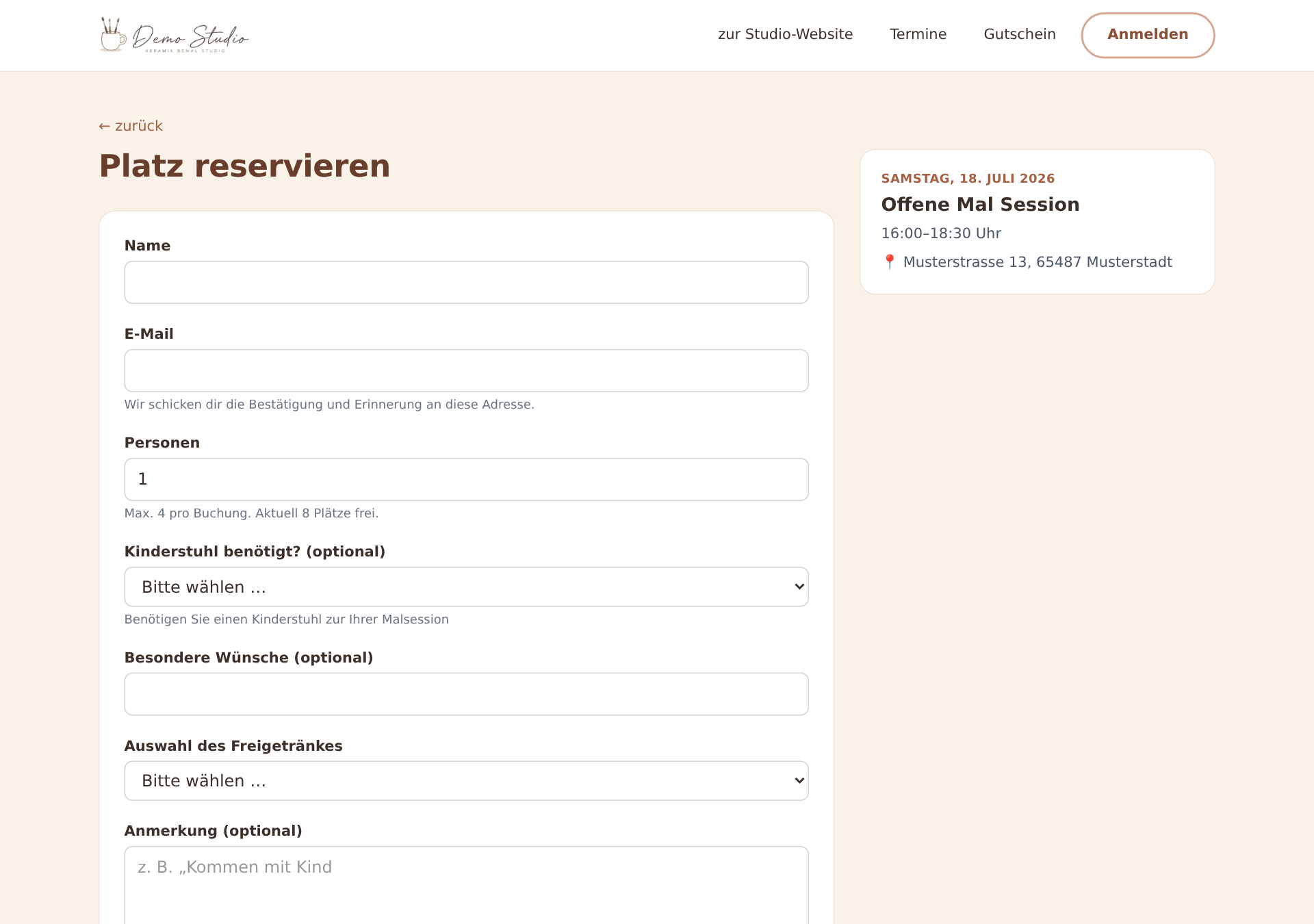 Öffentliches Buchungsformular mit den freigeschalteten Zusatzfragen